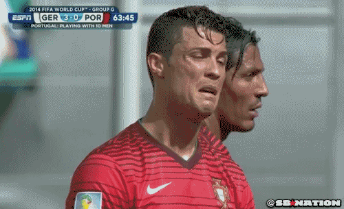 khoanh-khac-world-cup-tu-trong-tai-den-nuoc-mat-ronaldo.gif