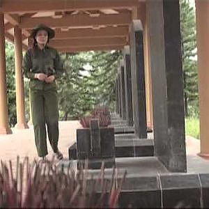 Đồng Lộc mười Bông Hoa Bất tử - ca sĩ Bích Thủy - YouTube